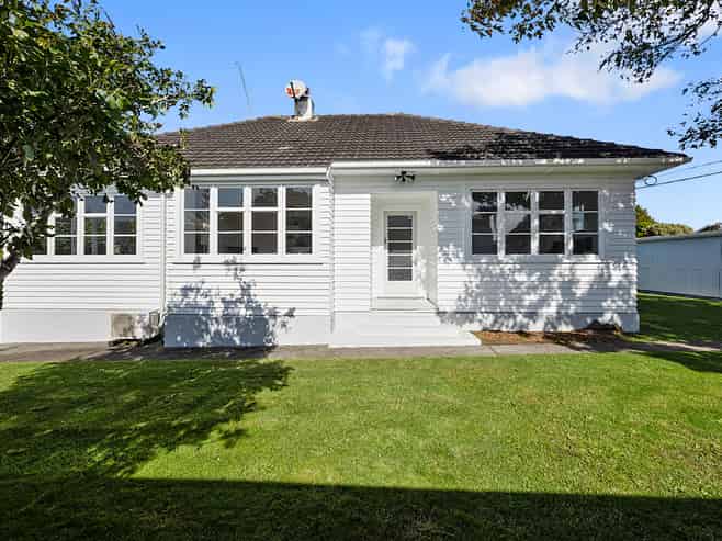 9D Paynters Avenue, Strandon