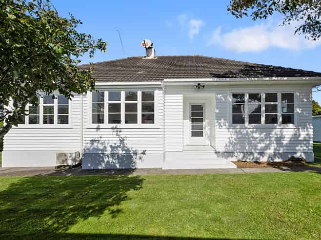 9D Paynters Avenue, Strandon