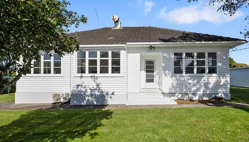 9D Paynters Avenue, Strandon