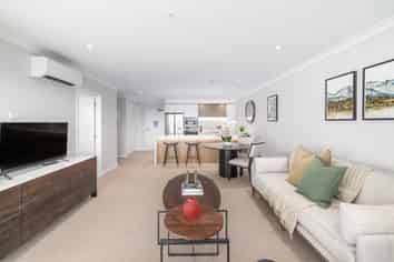 11 Commodore Drive, Lynfield