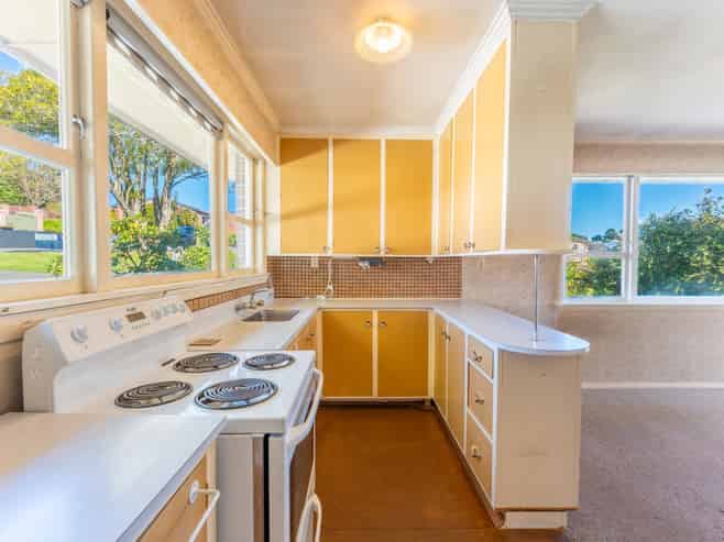 3 Hertnon Street, West End