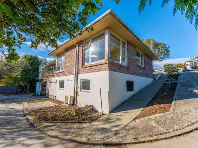 3 Hertnon Street, West End