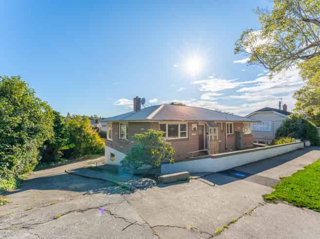 3 Hertnon Street, West End