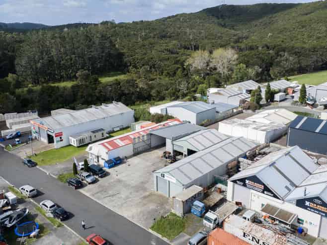 4 UNITS, APPRAISED INCOME OF $85,000 PA
