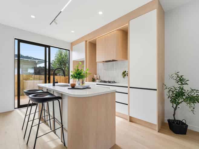 1-4/6 Allington Road, Massey