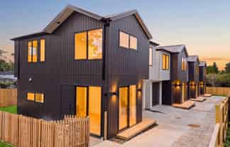 1-4/6 Allington Road, Massey