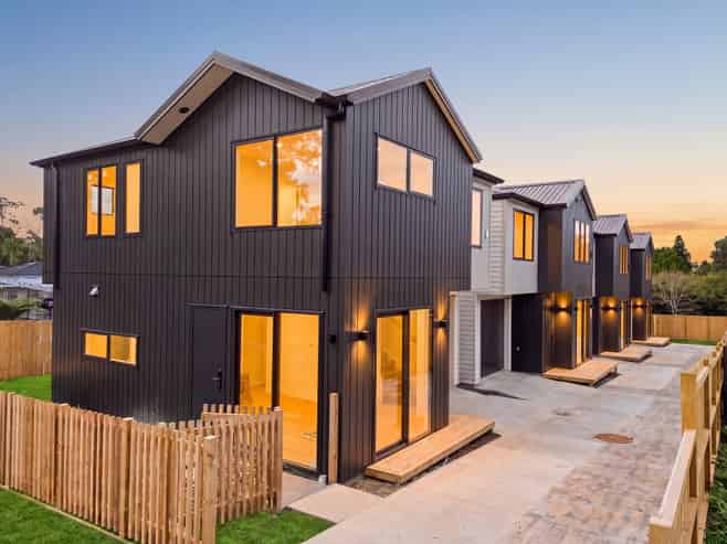 1-4/6 Allington Road, Massey