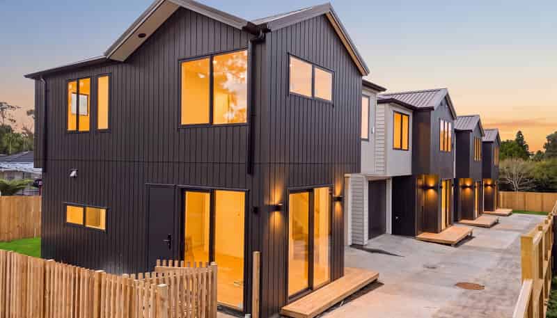 1-4/6 Allington Road, Massey