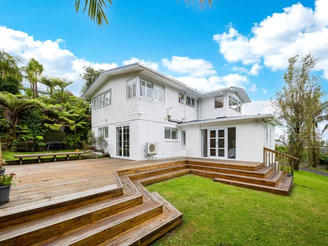 62 Peter Terrace, Castor Bay