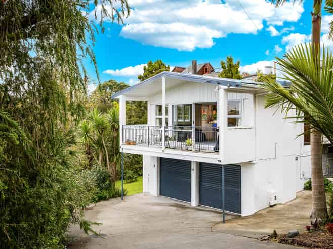 62 Peter Terrace, Castor Bay