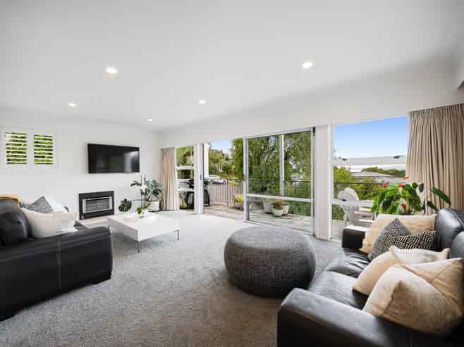 62 Peter Terrace, Castor Bay