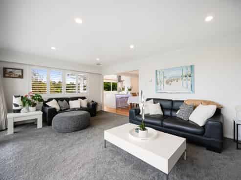 62 Peter Terrace, Castor Bay