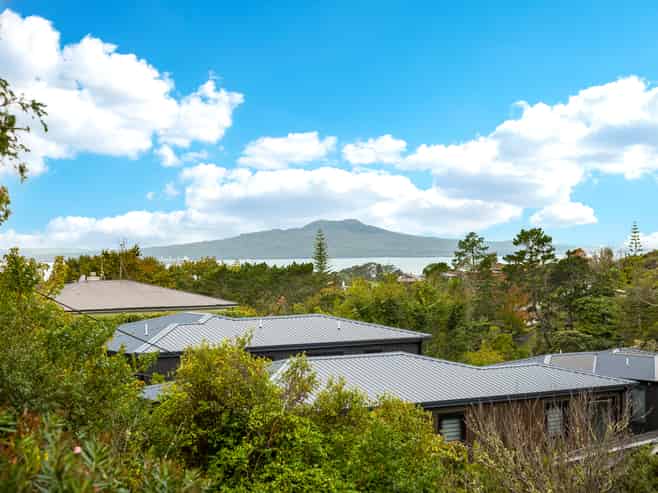 62 Peter Terrace, Castor Bay