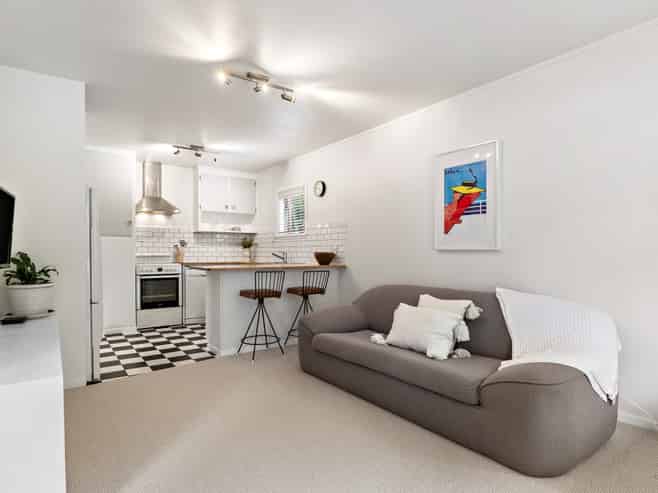 4/12 New Street, Saint Marys Bay