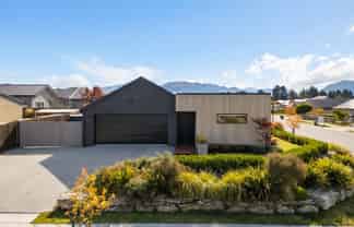 12 Pounamu Avenue, Wanaka