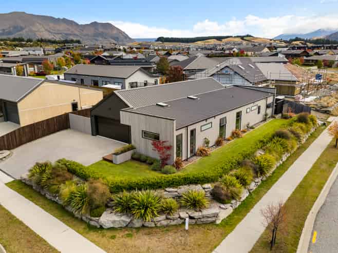 12 Pounamu Avenue, Wanaka