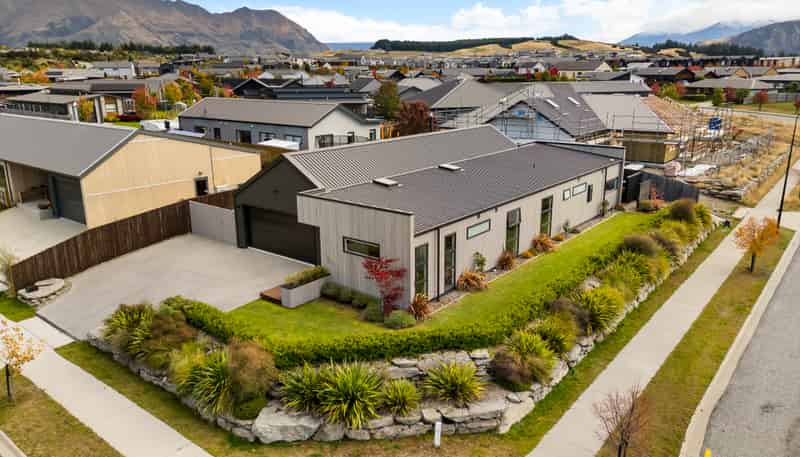 12 Pounamu Avenue, Wanaka