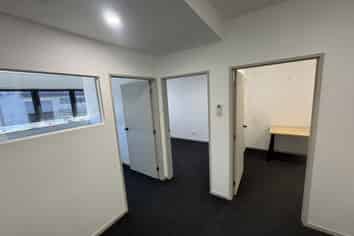 Well-presented 100sqm unit