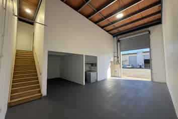 Well-presented 100sqm unit