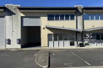 Well-presented 100sqm unit