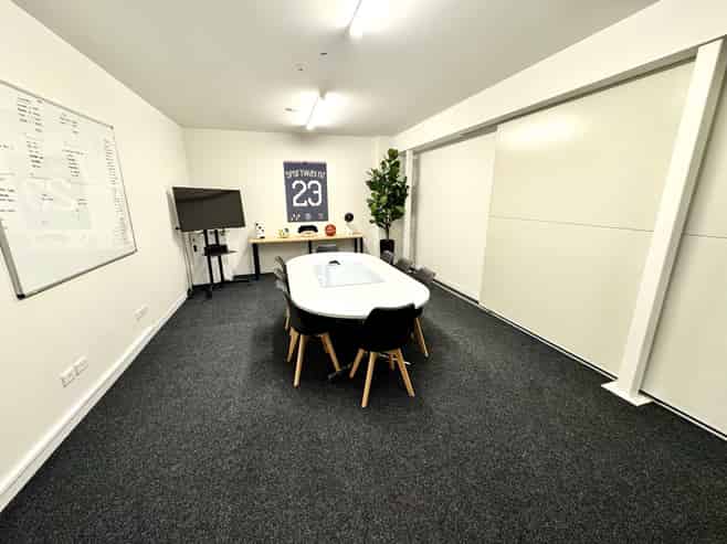 Trade/Industrial unit with modern office