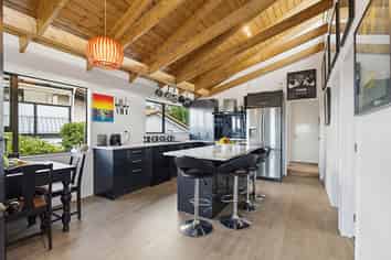 57 John Dee Crescent, Red Beach