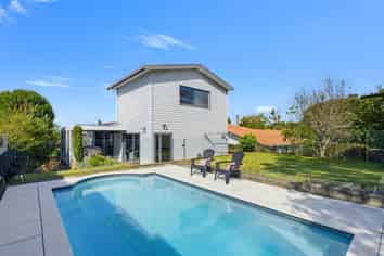 57 John Dee Crescent, Red Beach
