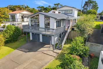 57 John Dee Crescent, Red Beach