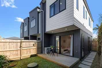 4/112 Moore Street, Howick