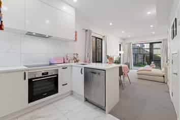 4/112 Moore Street, Howick