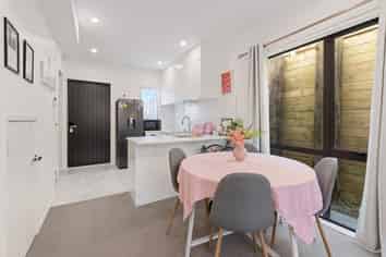 4/112 Moore Street, Howick