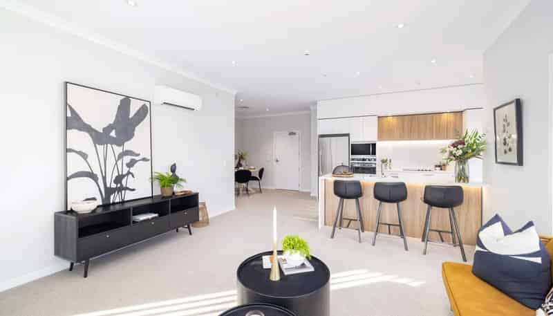 20 Radcliffe, Northwood