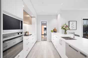 20 Radcliffe, Northwood