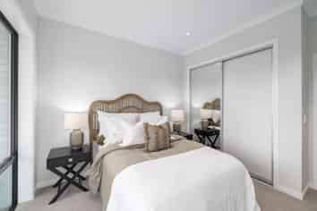 20 Radcliffe, Northwood