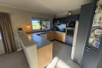 5 Central Park , Paraparaumu Beach