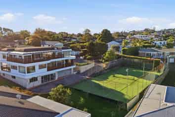 99 East Coast Road, Castor Bay