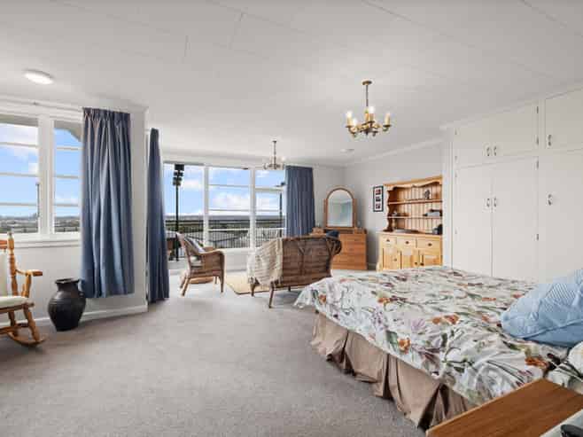 14 Huntsbury Avenue, Huntsbury