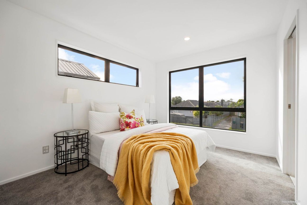 Brand New Freehold Home in Prime Location - Vista 4