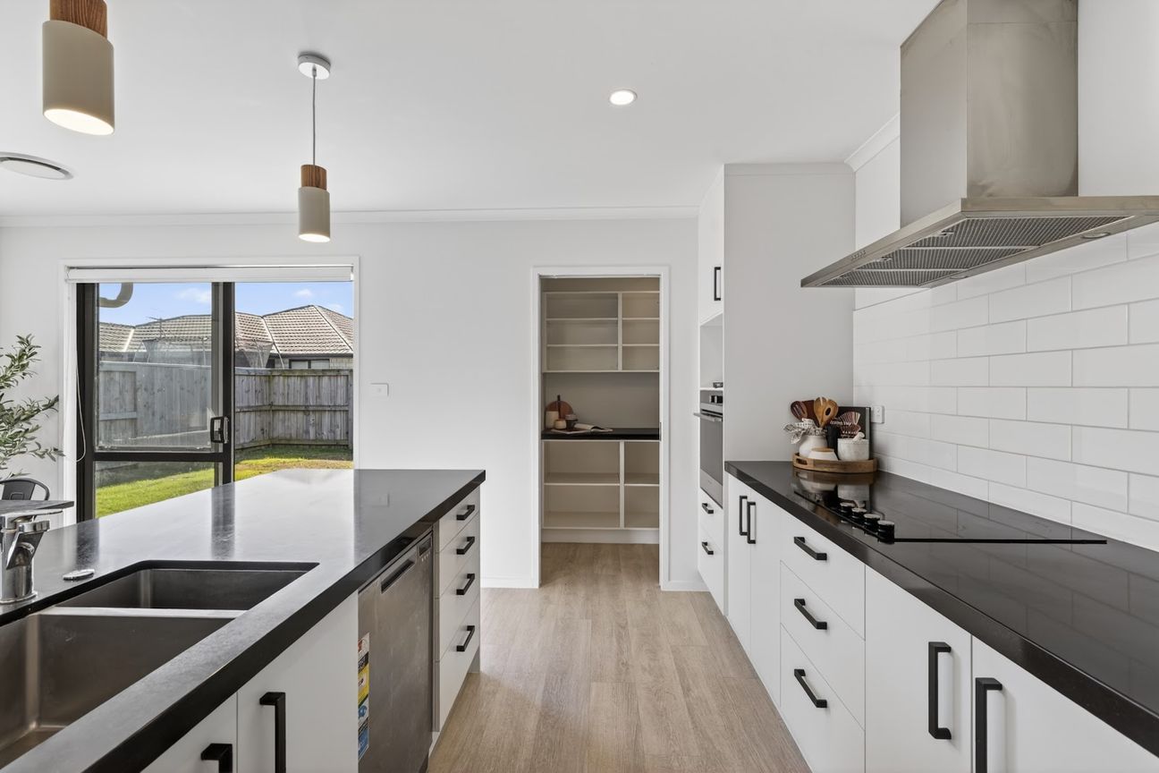 Contemporary Comfort in a Connected Location - Meer