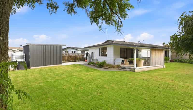 27 Sylvania Drive, Matua