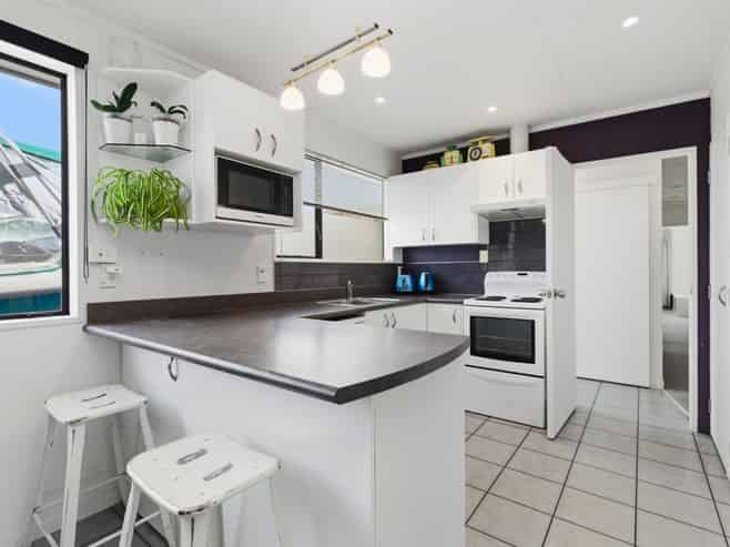 27 Sylvania Drive, Matua