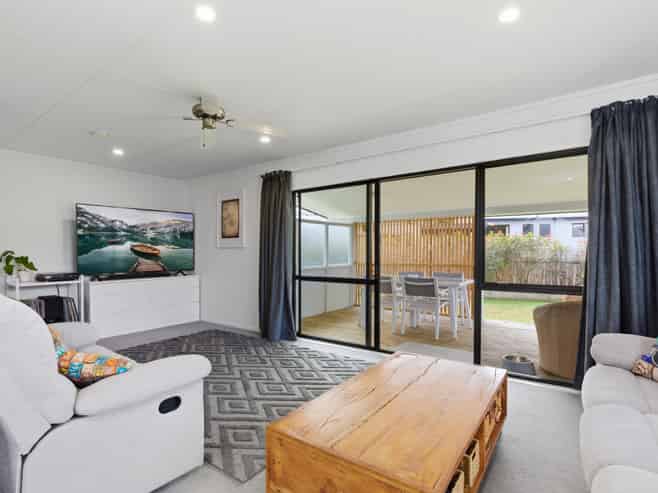 27 Sylvania Drive, Matua