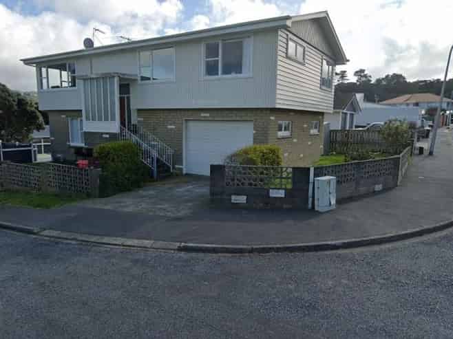 2 Foyle Street, Island Bay