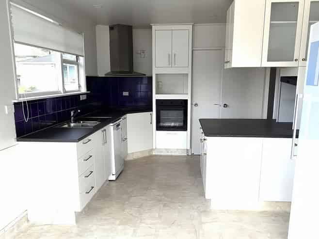 2 Foyle Street, Island Bay