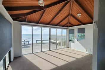 517 Pukehina Parade, Pukehina