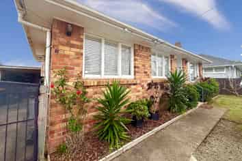 16  Tyrone Street, Otara