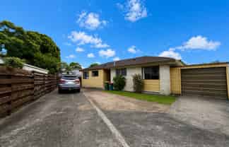 2/319 Roscommon Road, Clendon Park