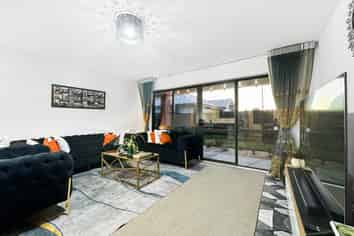 8 Reserve Close, Woolston