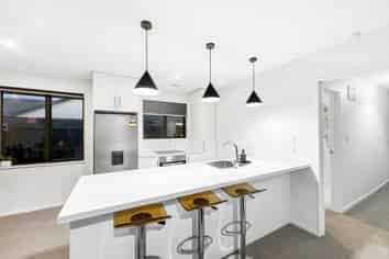 8 Reserve Close, Woolston