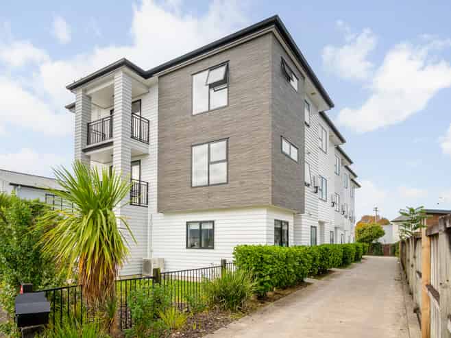 4/16 May Street, Hamilton East